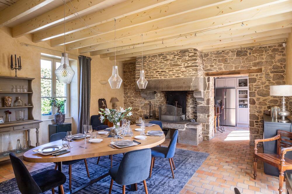 Photo of Livingroom in Saint-Meloir-des-Ondes
