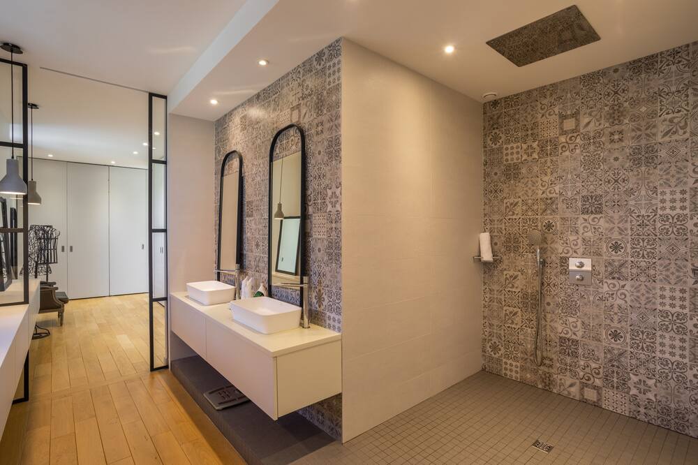 Photo of Bathroom in Saint-Meloir-des-Ondes