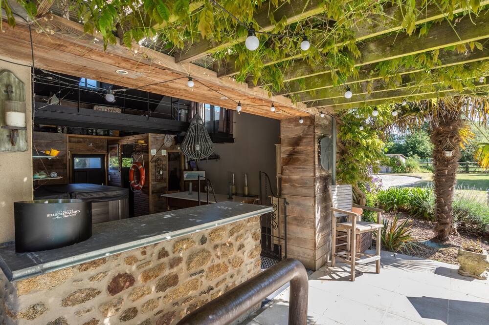 Photo of Outdoor in Saint-Meloir-des-Ondes