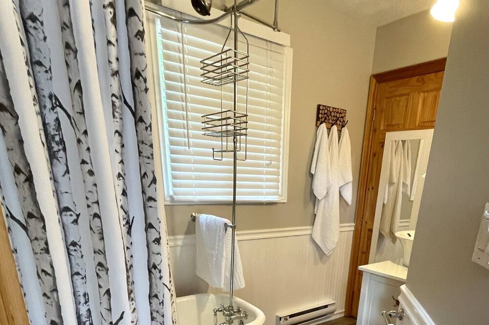 Photo of Bathroom in Dyer's Bay
