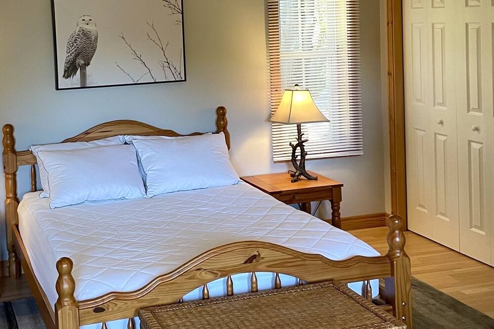 Photo of Bedroom in Dyer's Bay