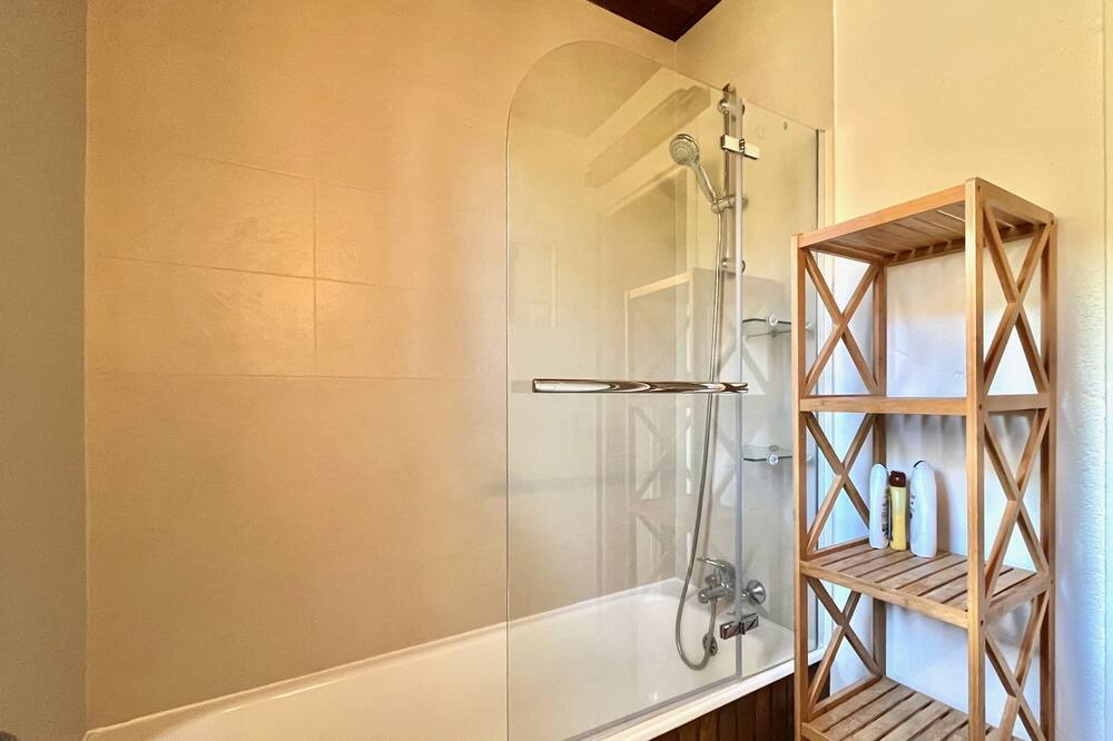 Photo of Bathroom in Egat