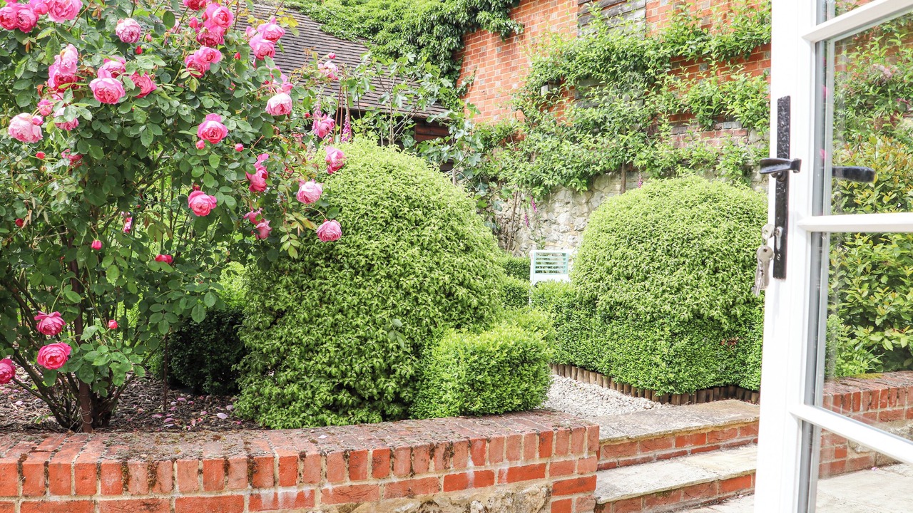 Photo of Others in Five Oak Green