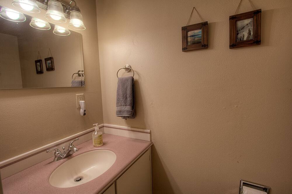 Photo of Bathroom in Lake Forest