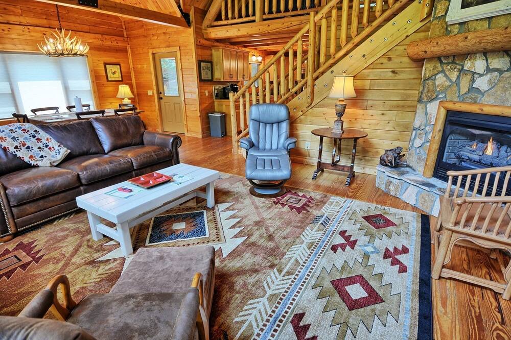 Photo of Livingroom in Warrensville