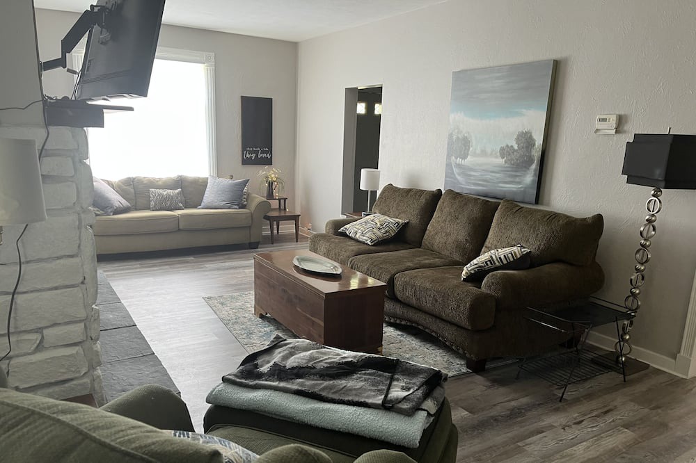 Photo of Livingroom in Canton