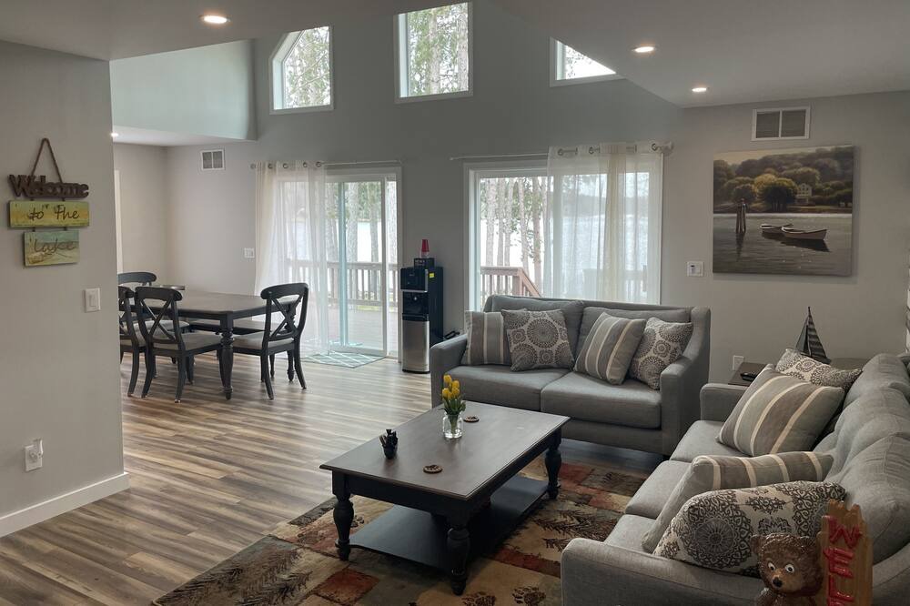 Photo of Livingroom in Mayfield