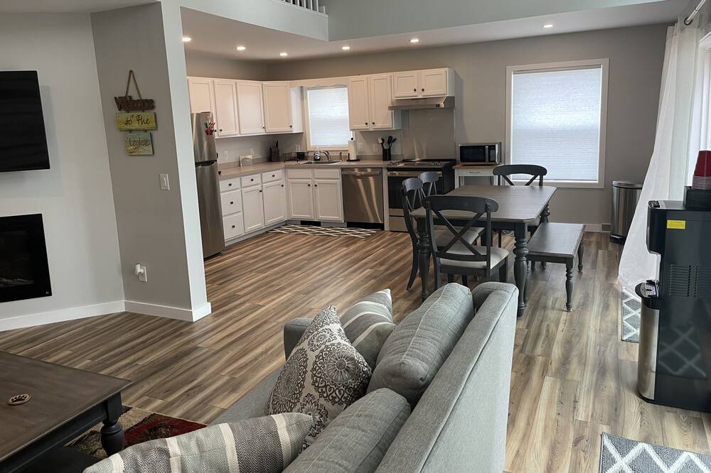 Photo of Livingroom in Mayfield
