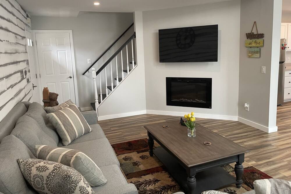 Photo of Livingroom in Mayfield