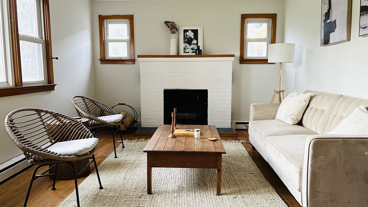 Photo of Livingroom in Oak Hill