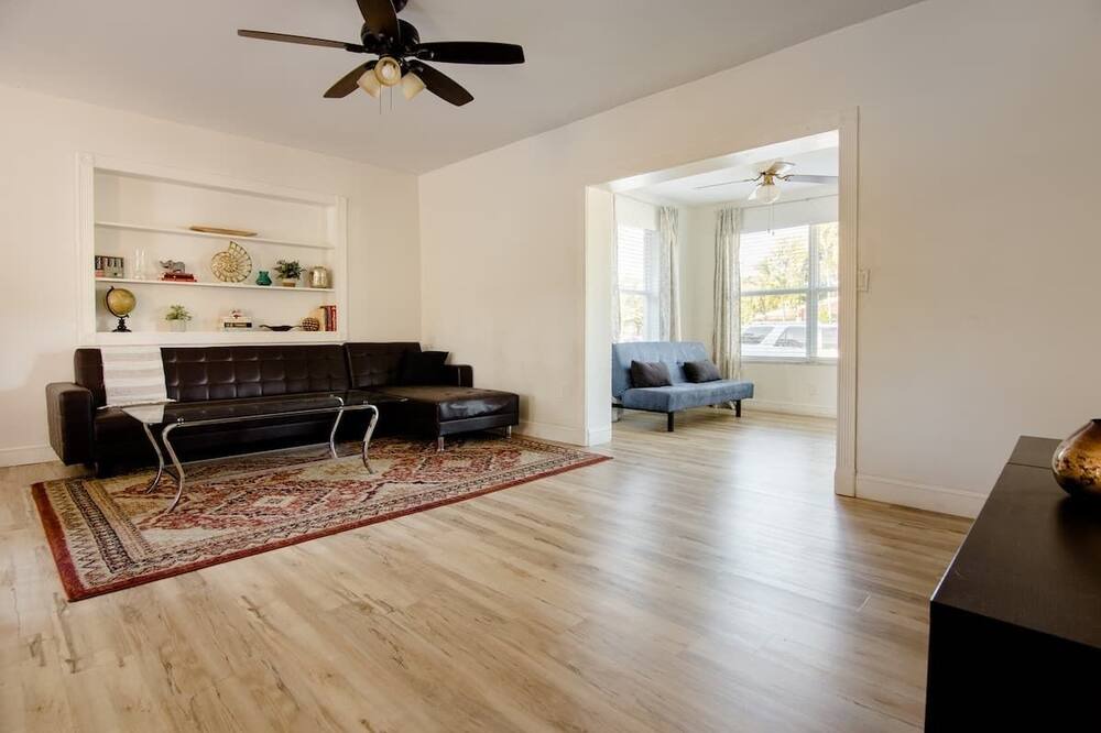 Photo of Livingroom in North Miami Beach