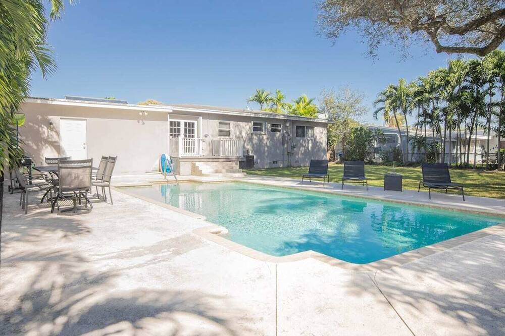 Photo of Outdoor in North Miami Beach