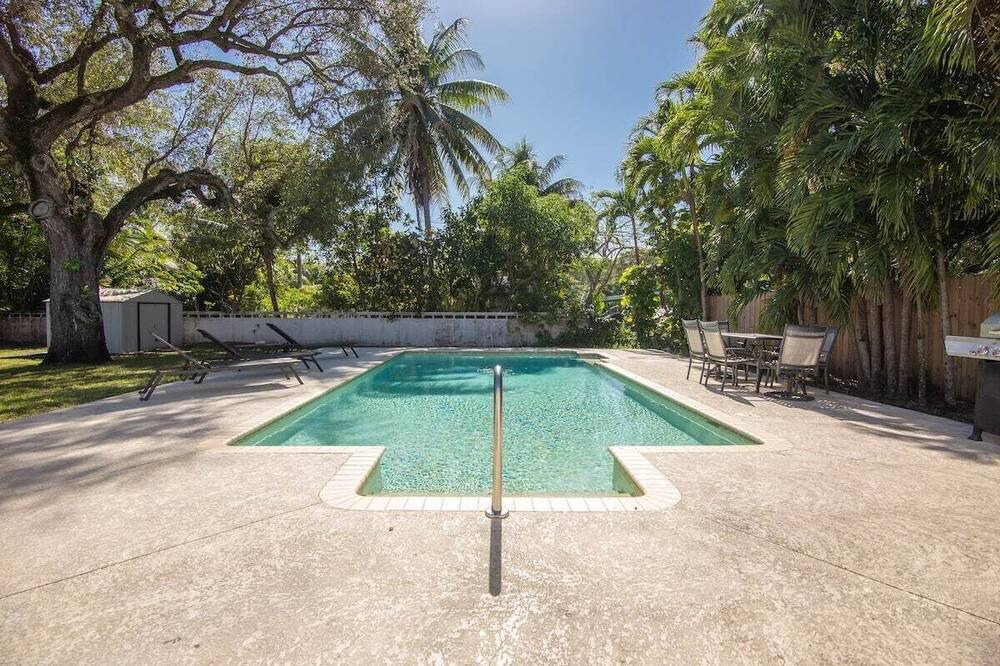 Photo of Outdoor in North Miami Beach