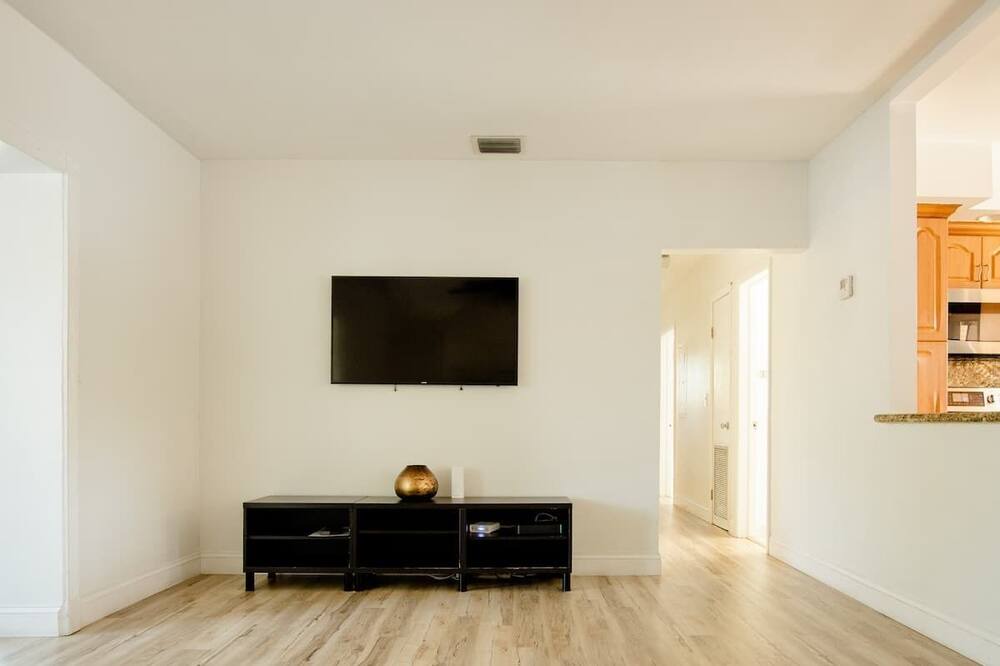 Photo of Livingroom in North Miami Beach