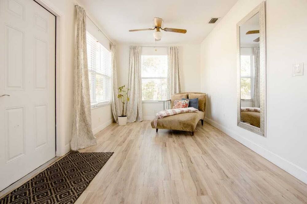 Photo of Bedroom in North Miami Beach