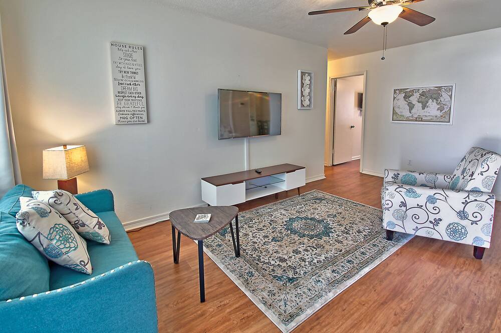 Photo of Livingroom in Tulsa