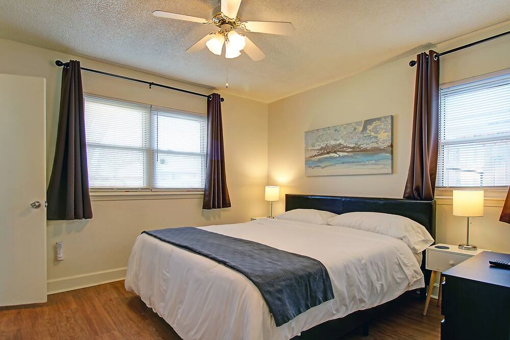 Photo of Bedroom in Tulsa