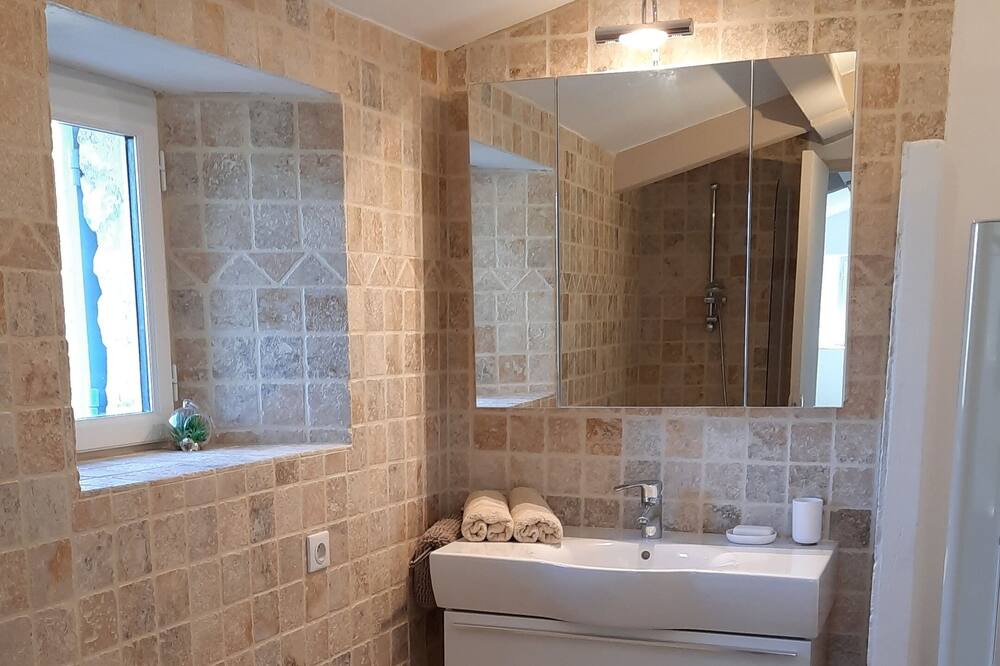 Photo of Bathroom in Saint Maime