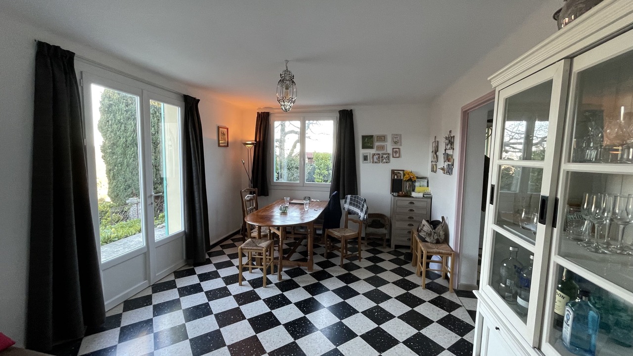 Photo of Others in Bessas