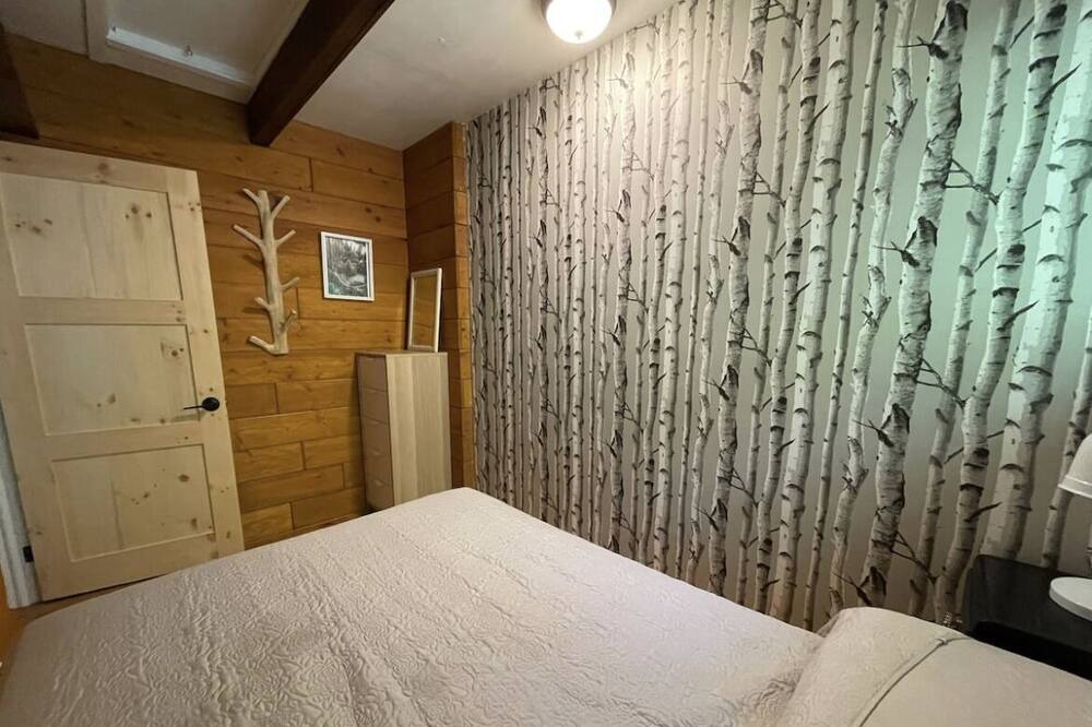 Photo of Bedroom in Irondale