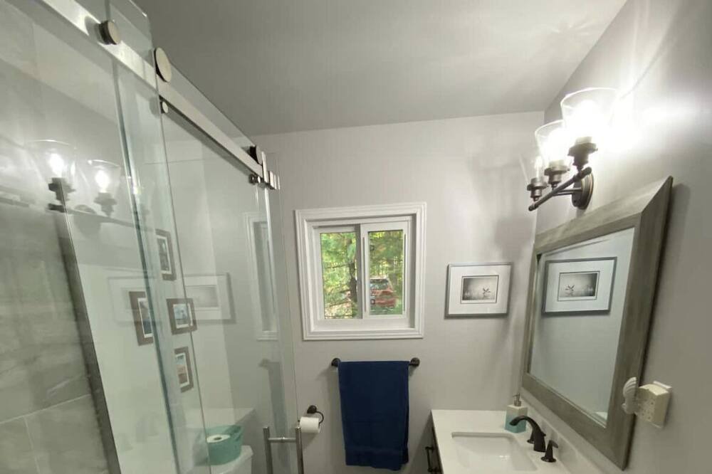 Photo of Bathroom in Irondale