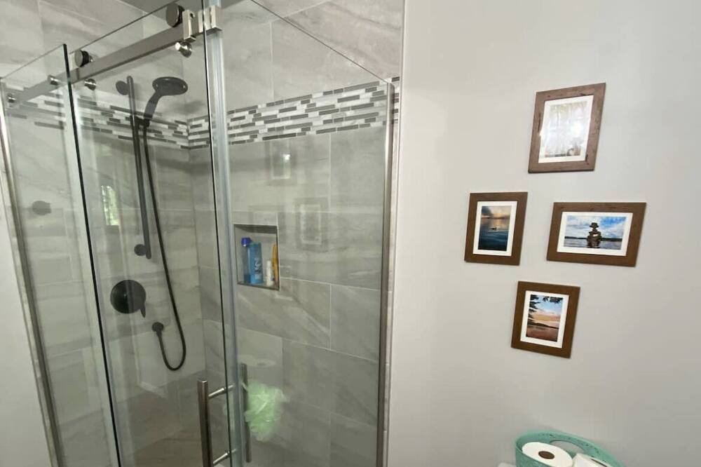 Photo of Bathroom in Irondale