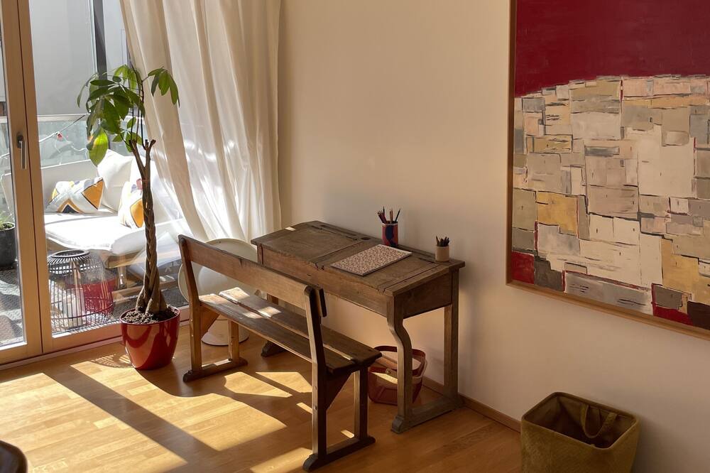 Photo of Livingroom in Downtown Geneva