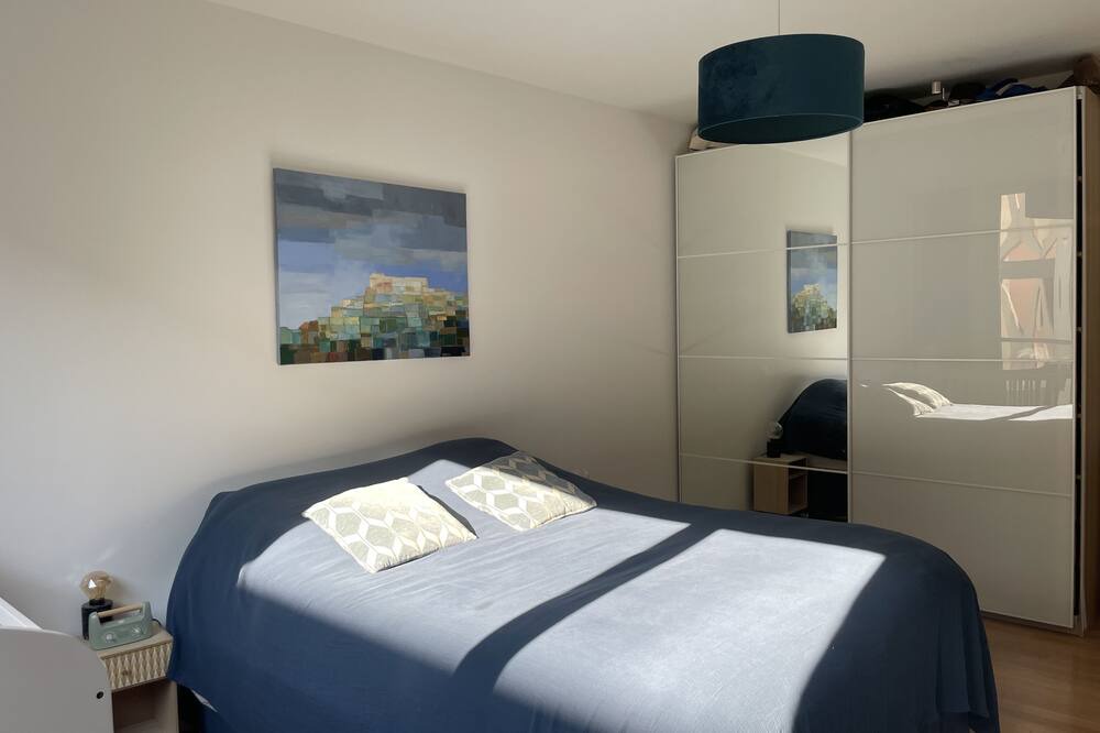 Photo of Bedroom in Downtown Geneva