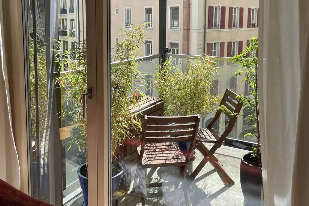 Photo of Patio Balcony in Downtown Geneva