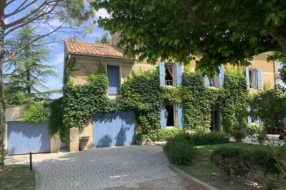 Photo of Outdoor in Camaret-sur-Aigues