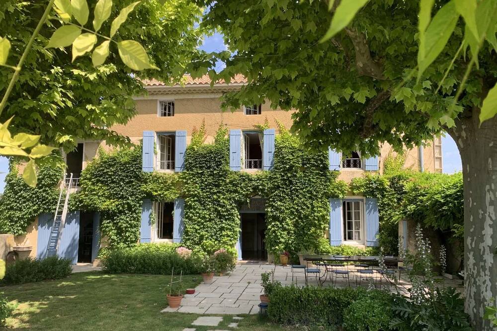 Photo of Outdoor in Camaret-sur-Aigues