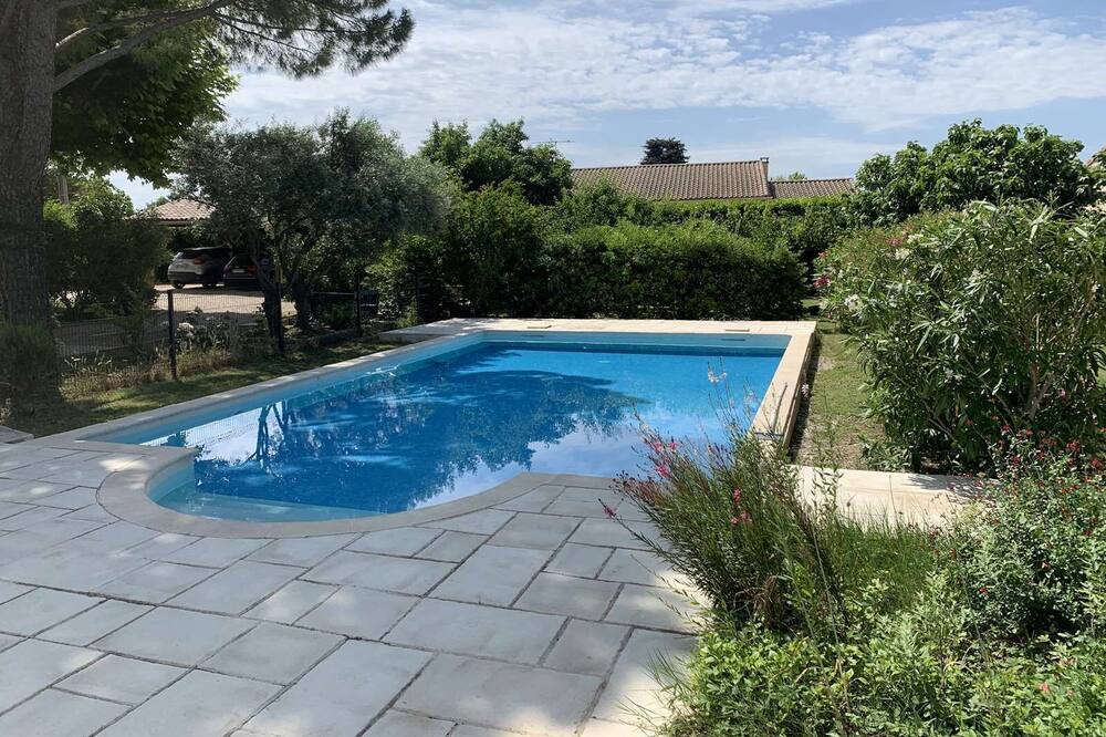 Photo of Outdoor in Camaret-sur-Aigues