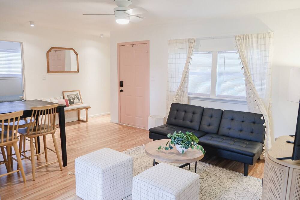 Photo of Livingroom in Tulsa
