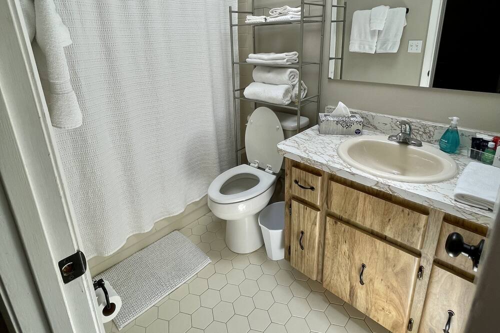 Photo of Bathroom in Sun 'N Lake