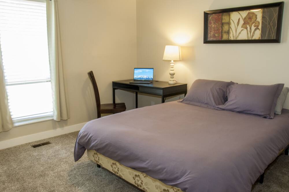 Photo of Bedroom in Riverdale