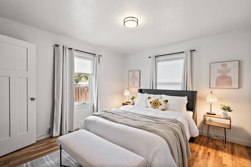 Photo of Bedroom in Sunset