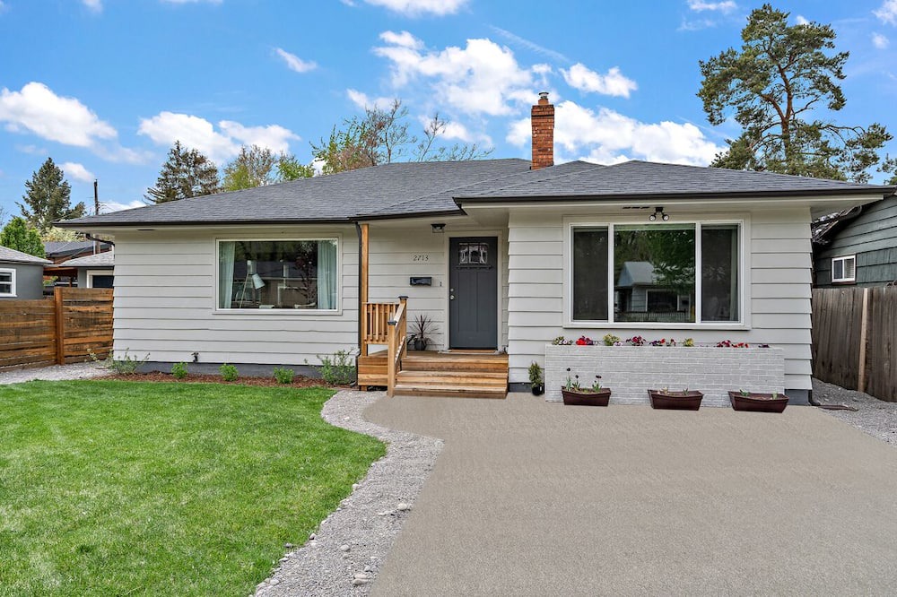 Photo of Bedroom in Sunset