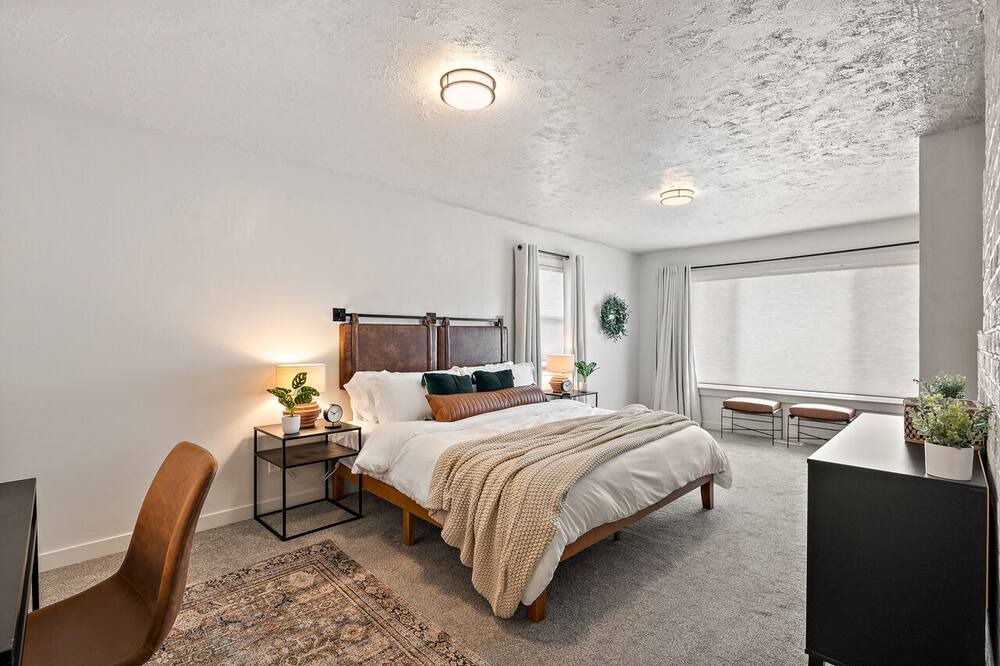 Photo of Bedroom in Sunset