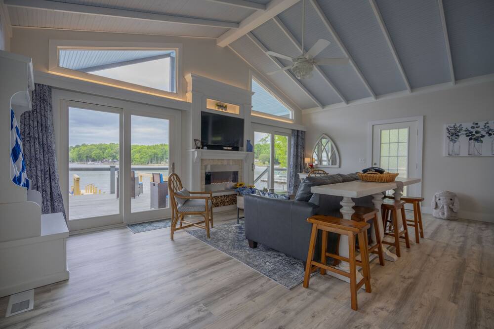 Photo of Livingroom in Southmont
