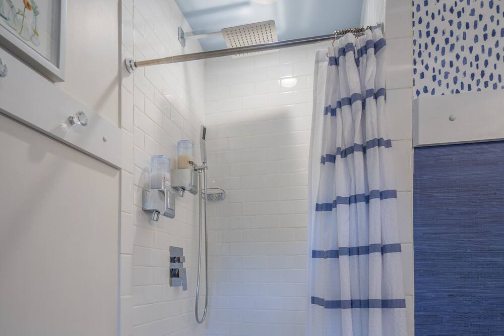 Photo of Bathroom in Southmont