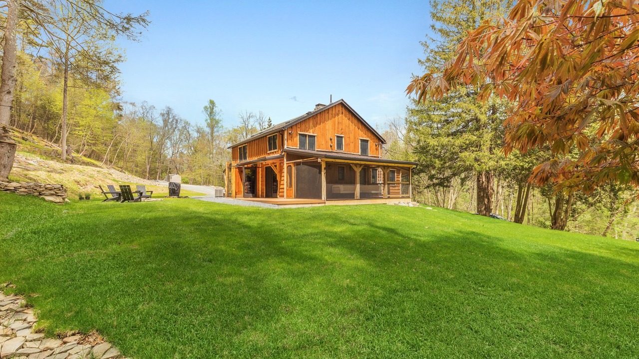 Photo of Outdoor in Pond Eddy