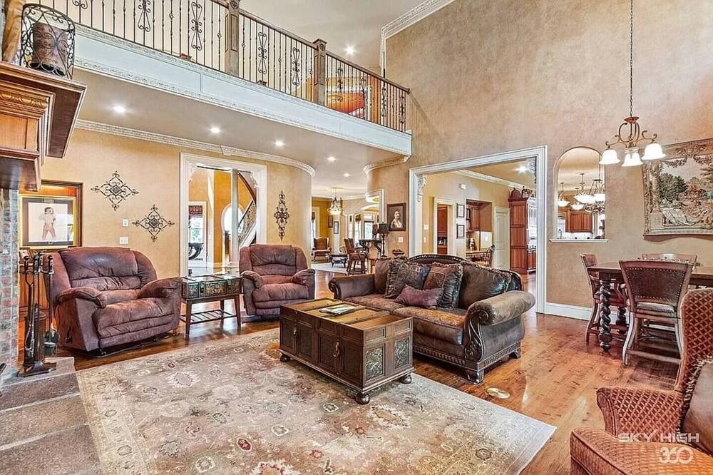 Photo of Livingroom in Maysville