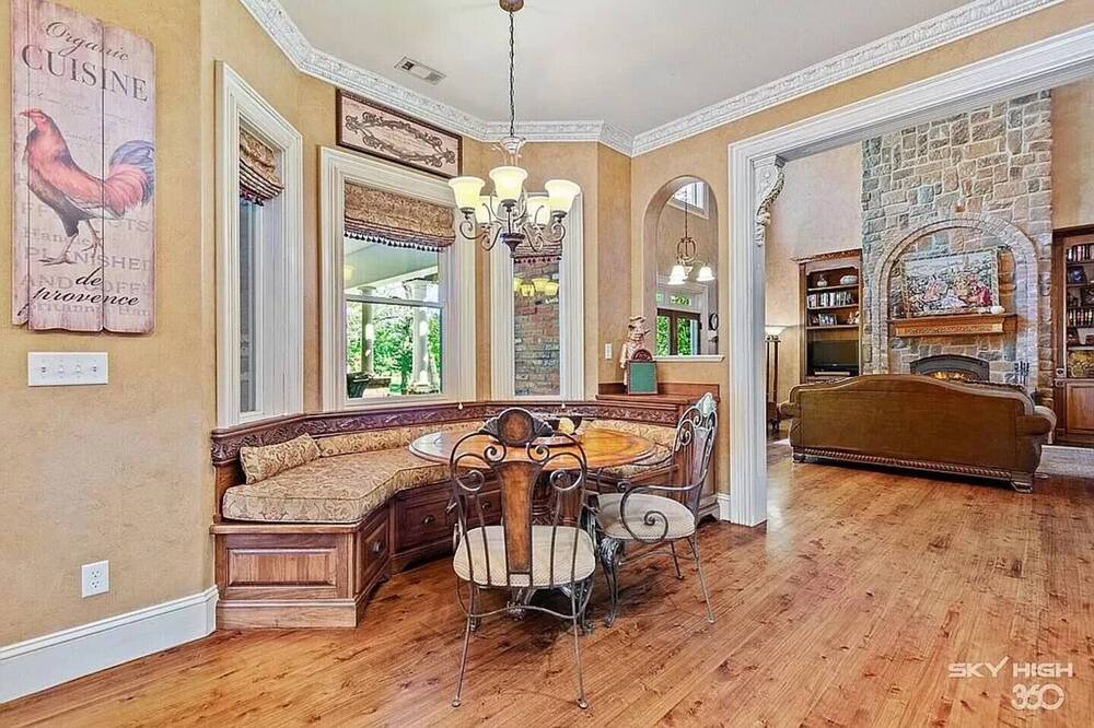 Photo of Bedroom in Maysville