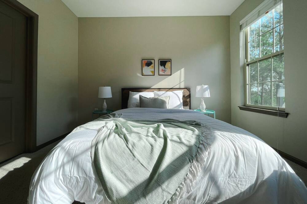 Photo of Bedroom in Ferndale