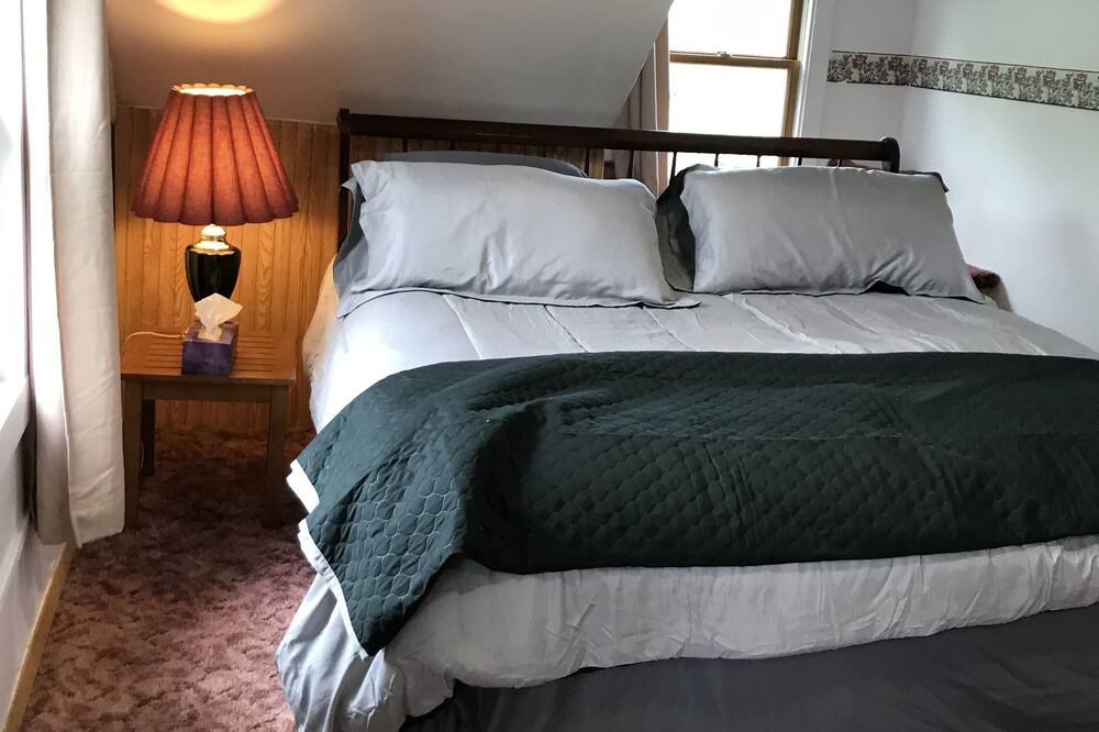 Photo of Bedroom in Ishpeming