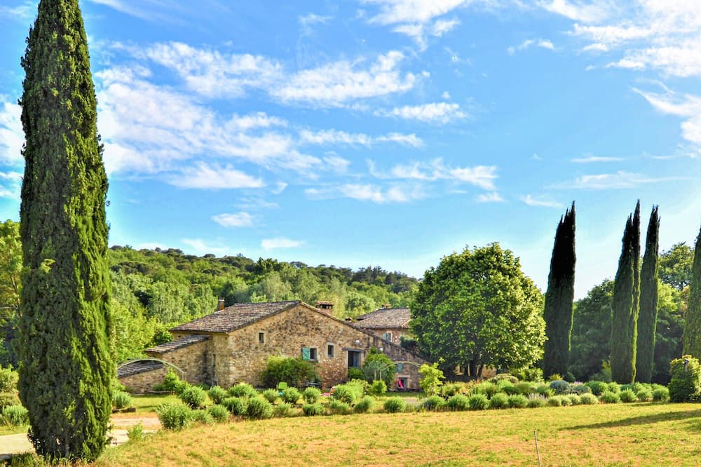 Photo of Outdoor in La Roque-sur-Ceze