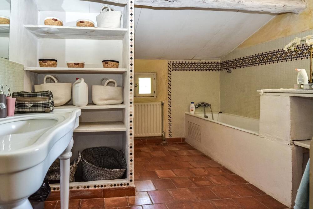 Photo of Bathroom in La Roque-sur-Ceze