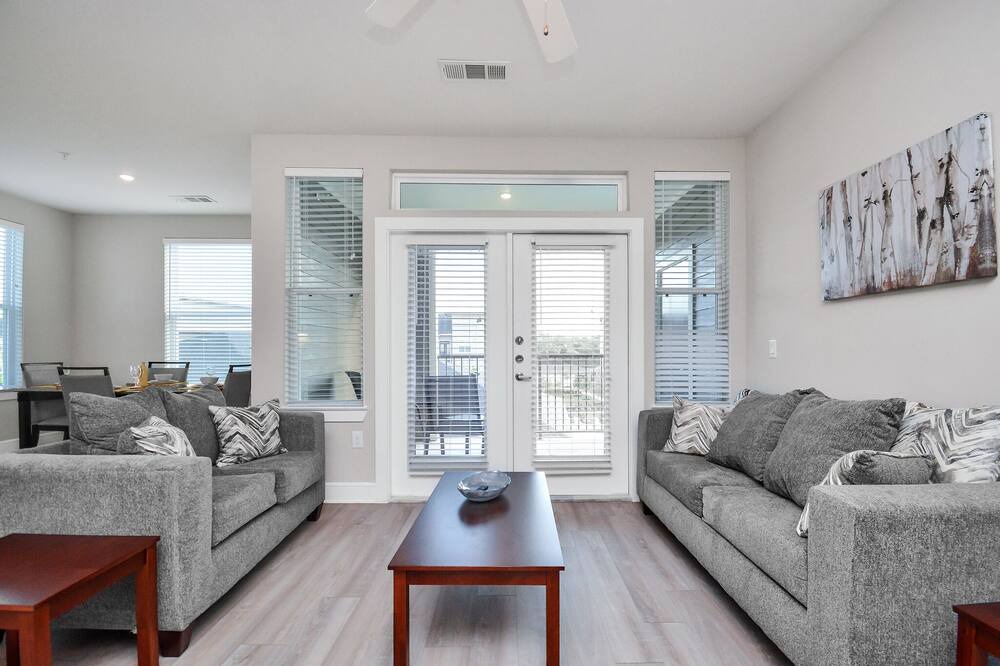Photo of Livingroom in Addicks