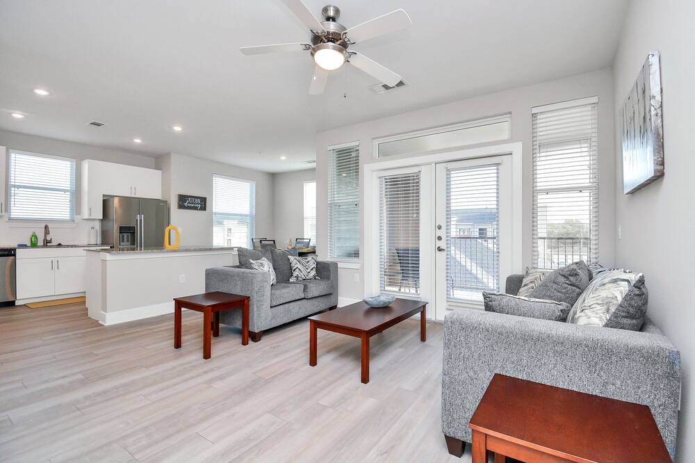 Photo of Livingroom in Addicks