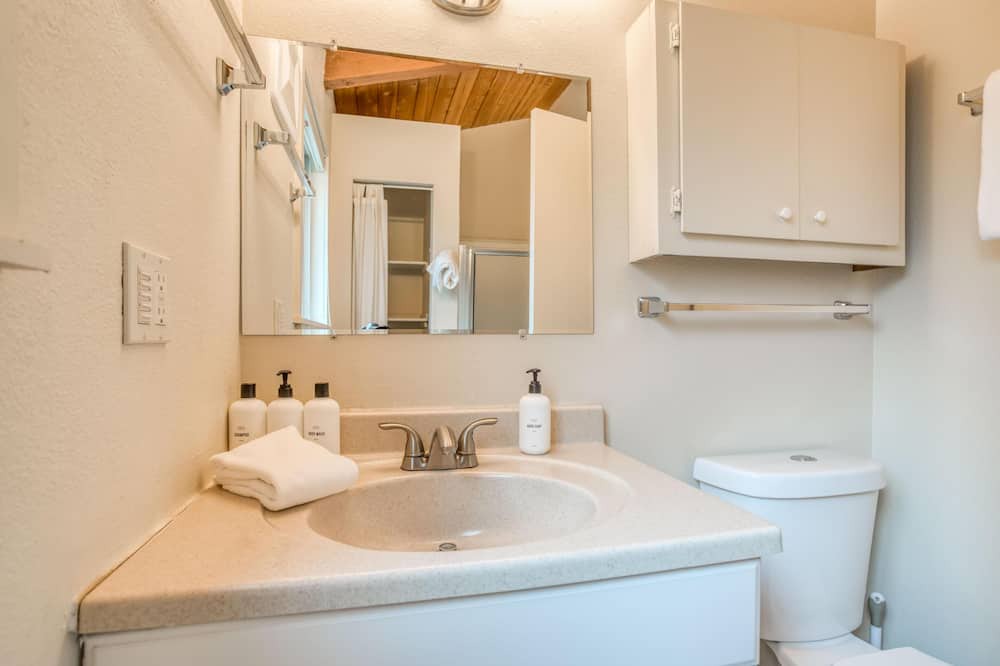 Photo of Bathroom in Deer Park